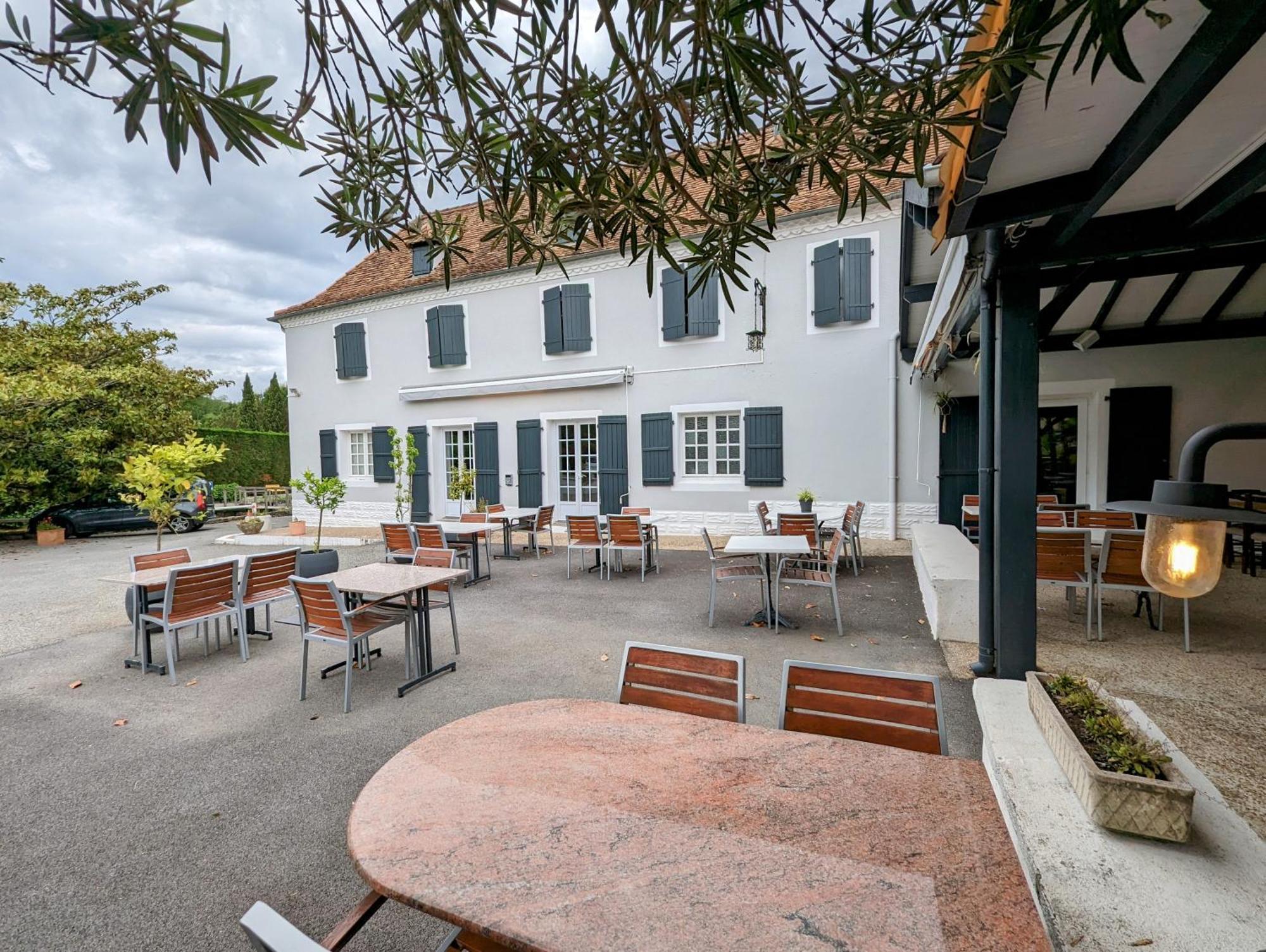 Logis Auberge Du Relais - Hotel & Restaurant Berenx Exterior photo