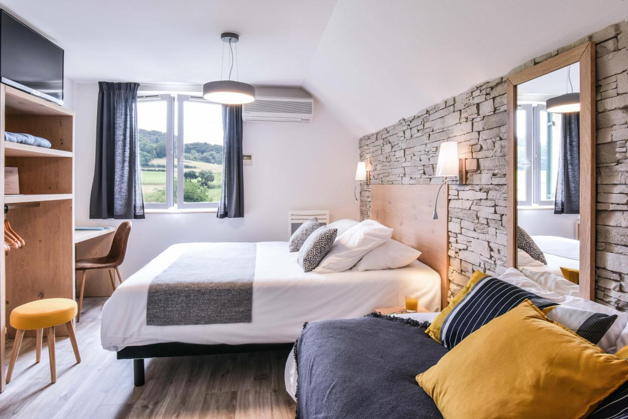 Logis Auberge Du Relais - Hotel & Restaurant Berenx Room photo